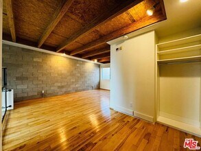 717 Highland Ave in Los Angeles, CA - Building Photo - Building Photo