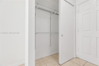 520 SW 5th St in Miami, FL - Building Photo - Building Photo