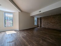 600 W Surf St, Unit 2 in Chicago, IL - Building Photo - Building Photo