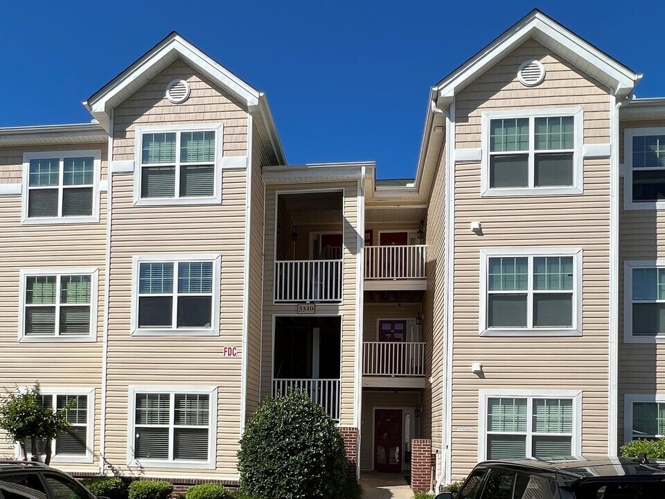 3310 Harbour Pointe Pl in Fayetteville, NC - Building Photo