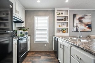 10496 Sunny Mdws Blvd in Tyler, TX - Building Photo