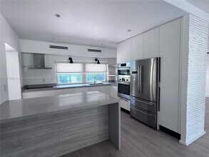 1951 NE 185th Ter in North Miami Beach, FL - Building Photo - Building Photo