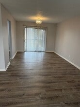 5705 Stone Bluff Rd in Louisville, KY - Building Photo - Building Photo