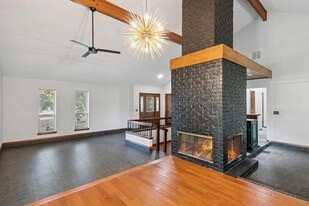 1308 Clubhouse Ct in Mansfield, TX - Building Photo