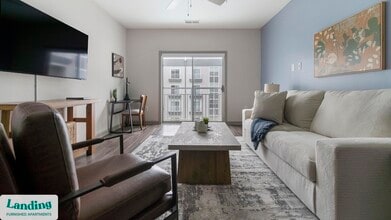 900 E Six Forks Rd in Raleigh, NC - Building Photo - Building Photo