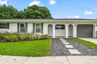 268 NW 12th St in Boca Raton, FL - Building Photo - Building Photo