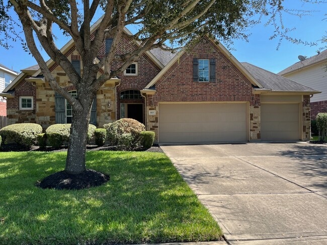 property at 827 Aqua Vista Ln