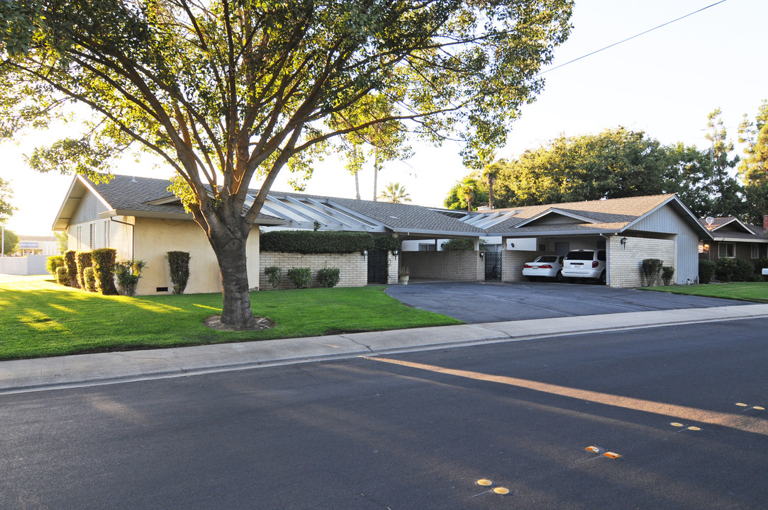 101-103 Greenwich Ln in Modesto, CA - Foto de edificio