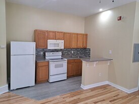 229 Apsley St in Philadelphia, PA - Building Photo