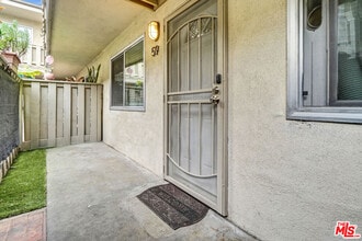3265 Santa Fe Ave in Long Beach, CA - Building Photo - Building Photo