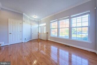 685 Springhouse Square SE in Leesburg, VA - Building Photo - Building Photo