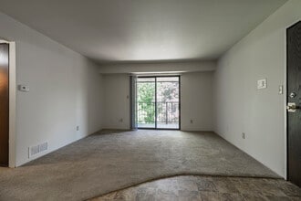 Springport Glen in Jackson, MI - Foto de edificio - Interior Photo