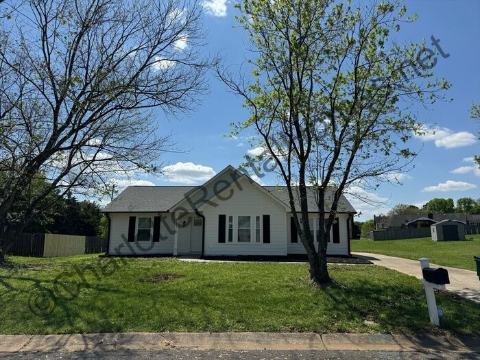 7111 Spring Creek Ln in Charlotte, NC - Building Photo