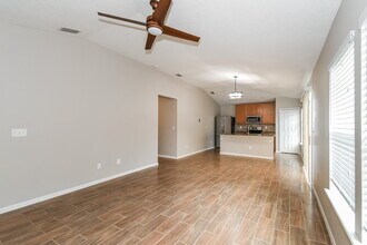 11751 Pleasant Creek Dr in Jacksonville, FL - Foto de edificio - Building Photo