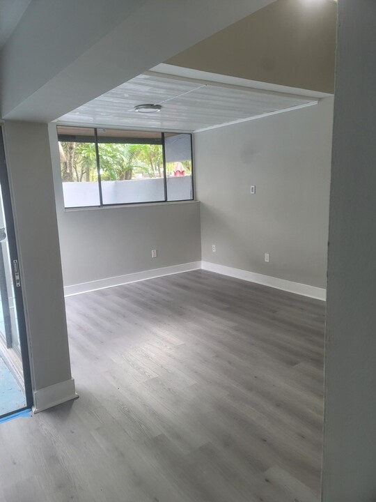 6443 Turtle Rock Terrace in Hialeah, FL - Building Photo