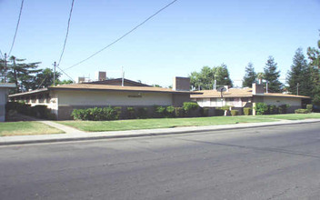 4510 E Sierra Madre Ave in Fresno, CA - Building Photo - Building Photo