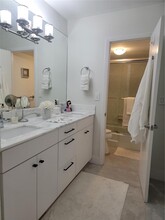 150 Ocean Lane Dr, Unit 9D in Key Biscayne, FL - Building Photo - Building Photo