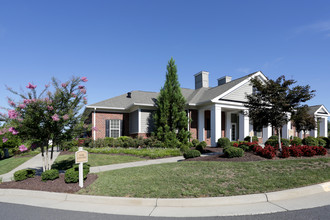 Terrace Greene Apartments in Barboursville, VA - Foto de edificio - Other