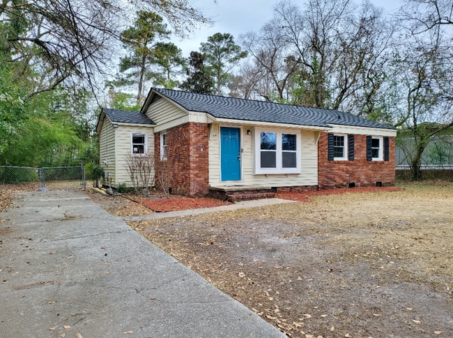 4908 Ashton Rd in Fayetteville, NC - Foto de edificio - Building Photo