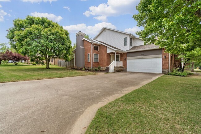 1839 Hunter's Ridge in Fayetteville, AR - Building Photo - Building Photo