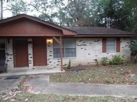 718 Mills Ave in Pensacola, FL - Building Photo