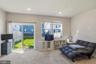870 Amity St in Frederick, MD - Building Photo - Building Photo