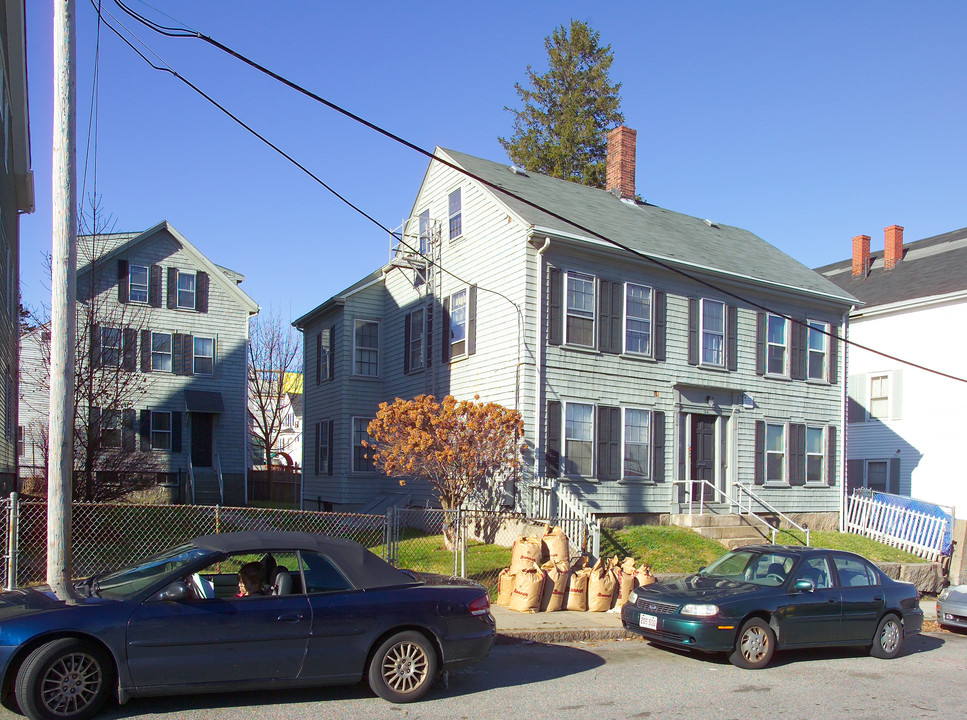 153 4th St in Fall River, MA - Building Photo