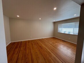 2525 Tamarisk Dr in Santa Rosa, CA - Building Photo - Building Photo