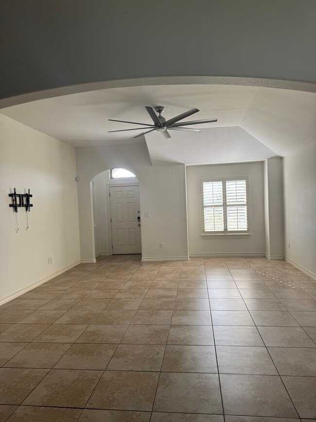 212 Sandhill Oak in Laredo, TX - Foto de edificio - Building Photo