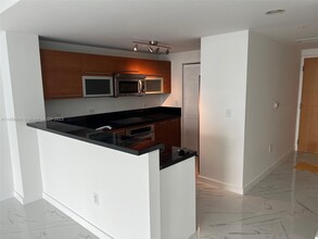 253 NE 2nd St, Unit 3804 in Miami, FL - Building Photo - Building Photo