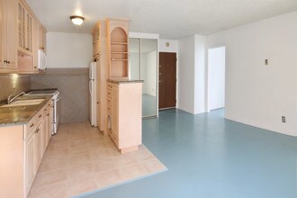 250 Linden Ave, Unit 208 in Long Beach, CA - Foto de edificio - Building Photo