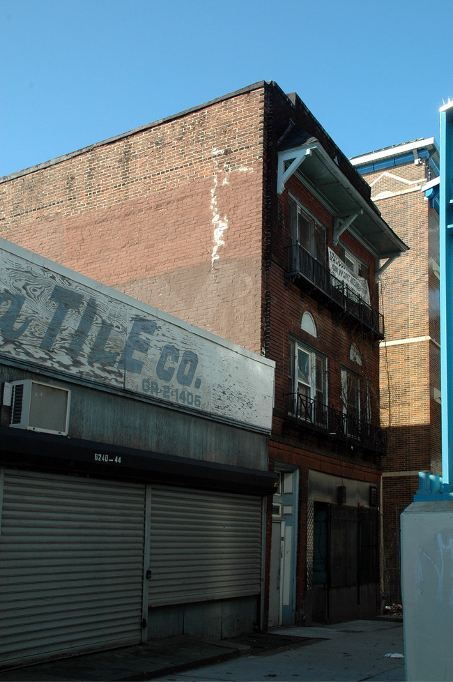 6246 Market St in Philadelphia, PA - Foto de edificio - Building Photo