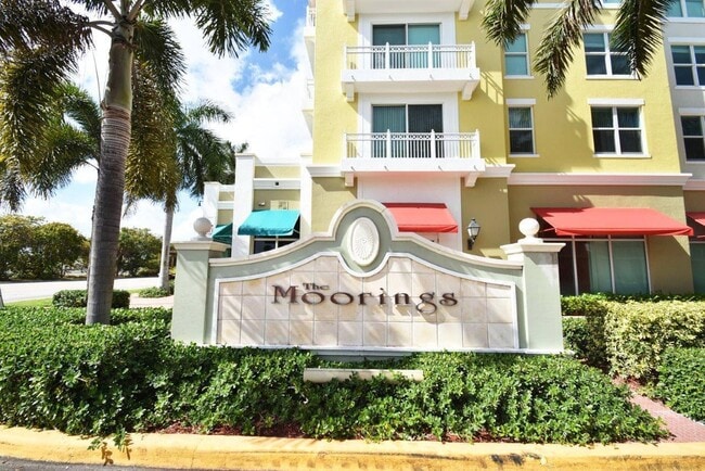 property at 806 E Windward Way