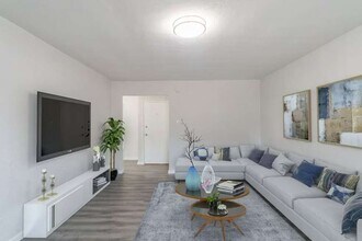 Tall Tree Village Apartments in Drexel Hill, PA - Foto de edificio - Building Photo