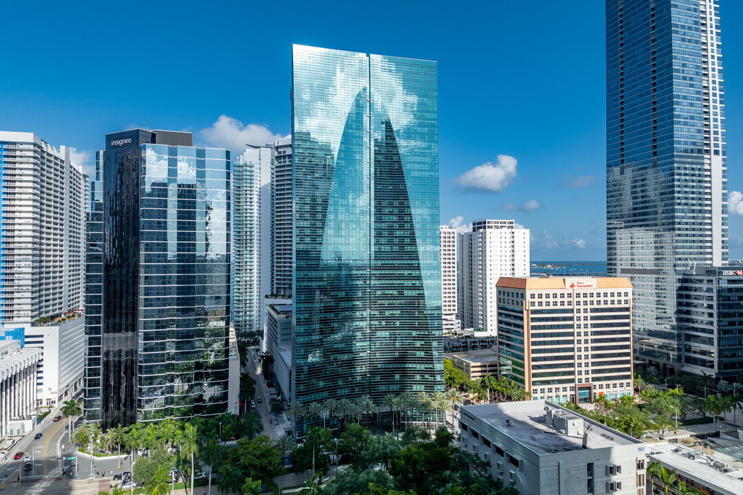 Brickell Arch in Miami, FL - Building Photo