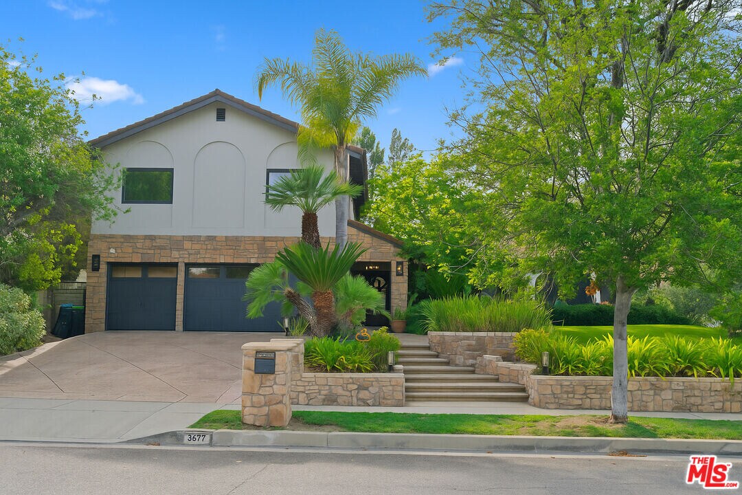 3677 Eddingham Ave in Calabasas, CA - Building Photo