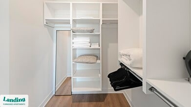 740 N Aberdeen St, Unit 307 in Chicago, IL - Building Photo - Building Photo