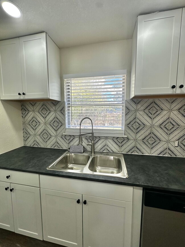 1210 N Natchez Dr in Texas City, TX - Building Photo - Building Photo