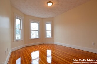 50 Armandine St-Unit -Apt 1 in Boston, MA - Building Photo - Building Photo