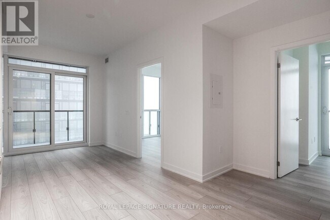 110 Broadway Ave in Toronto, ON - Building Photo - Building Photo