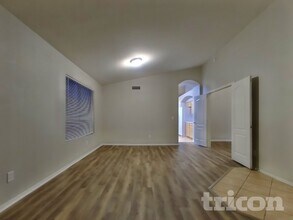 3021 S Woodruff, Unit 2F in Mesa, AZ - Building Photo - Building Photo