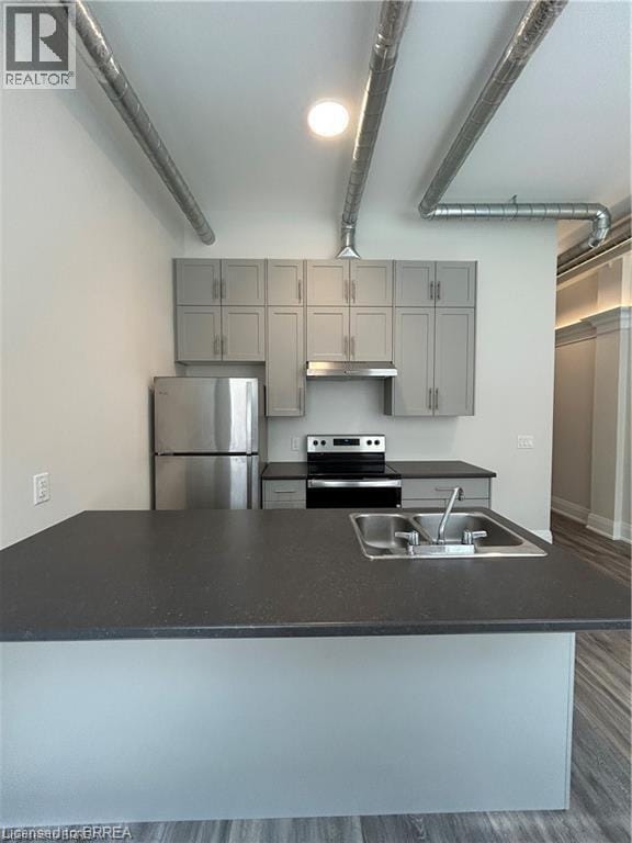 property at 11 Queen St