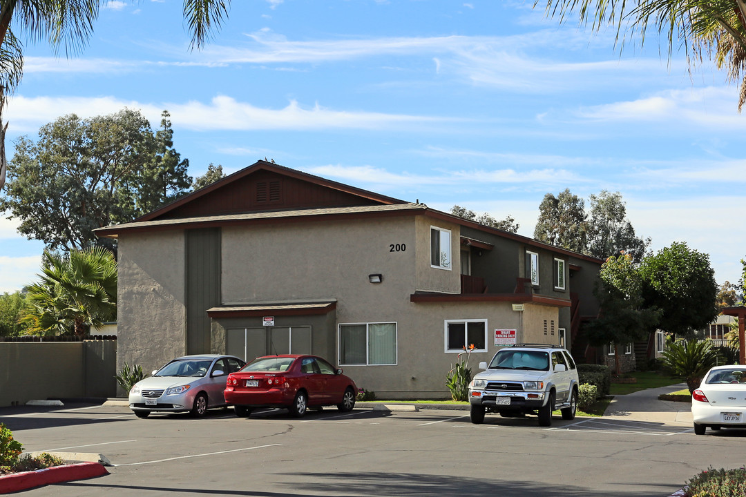 Avocado Garden Apartments in El Cajon, CA - Foto de edificio