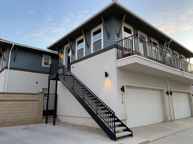 property at 779 W Periwinkle Ln