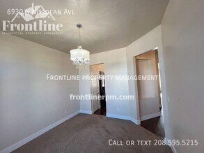 6930 S Nordean Ave in Meridian, ID - Building Photo - Building Photo