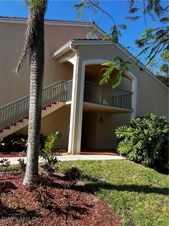 1230 Wildwood Lakes Blvd in Naples, FL - Building Photo