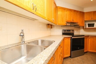 6008 Red Willow Dr in Ottawa, ON - Building Photo - Building Photo
