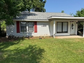 7036 W Canal Blvd in Shreveport, LA - Building Photo