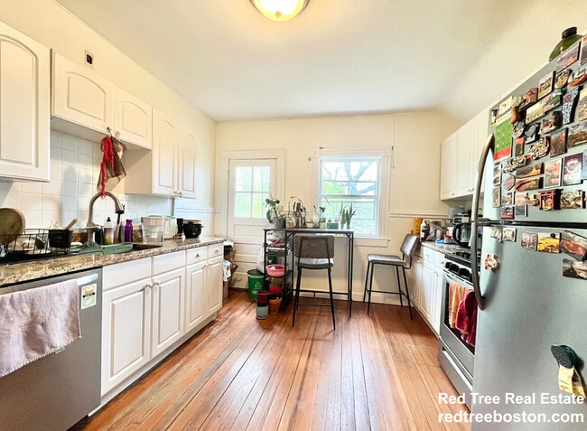 41 Gordon St, Unit 3