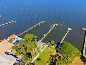 2179 Pineapple Ave, Unit 4 in Melbourne, FL - Foto de edificio - Building Photo